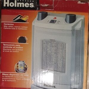 HOLMES Oscillating Ceramic Portable Space HEATER Desk Floor Room